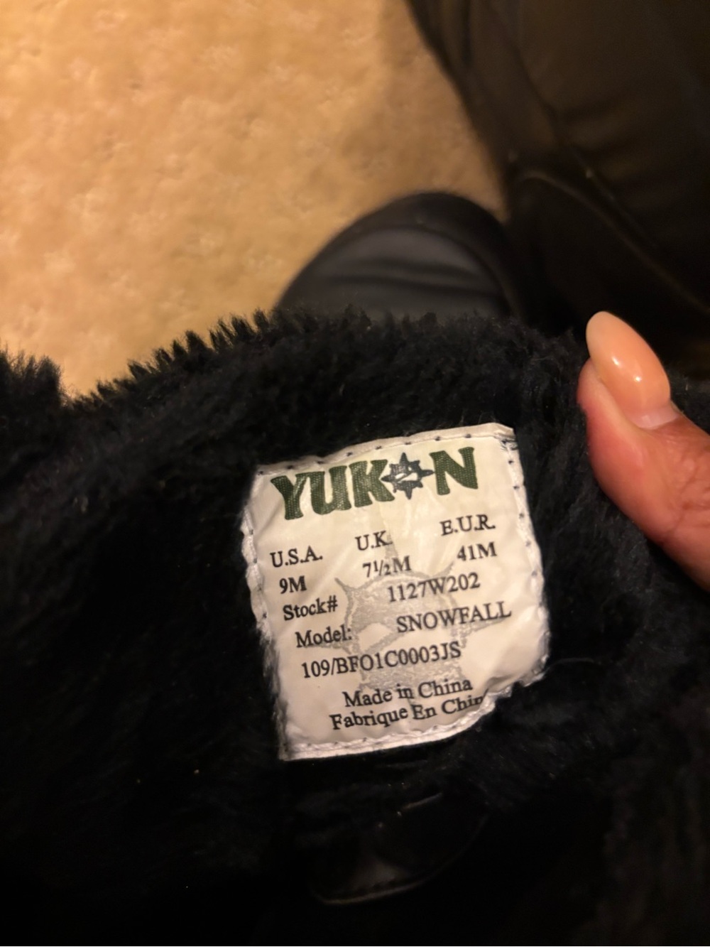 Yukon Snowfall Black Faux Fur Winter Boots Sz 9M